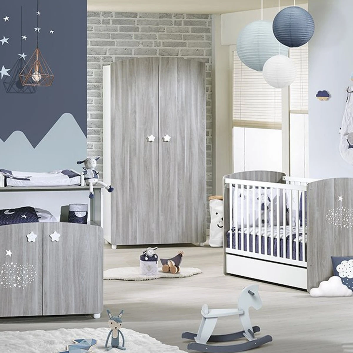 Hugo Armoire 2 Portes Gris / Blanc De Sauthon Baby's Sweet Home 4 Hugo Armoire 2 Portes Gris / Blanc De Sauthon Baby's Sweet Home – Image 2