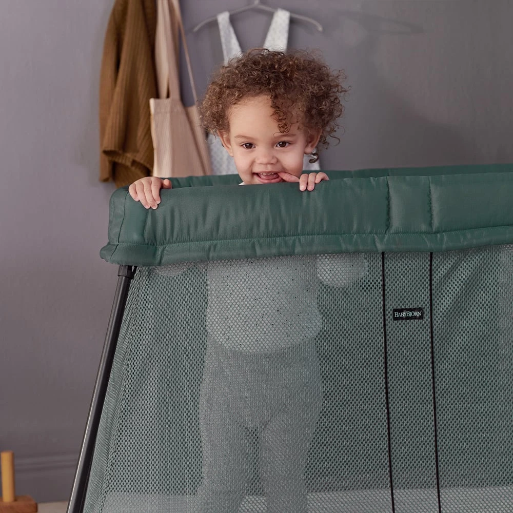 Lit Parapluie Light Vert Foncé De BabyBjörn 7 Lit Parapluie Light Vert Foncé De BabyBjörn – Image 5